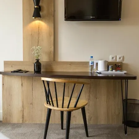 Western Le Bois De La Marche Hotell 3*