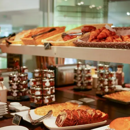 ホテル ベストウエスタン ル ボワ ド ラ マルシュ Ligugé