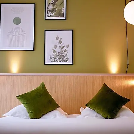 Western Le Bois De La Marche Otel 3*