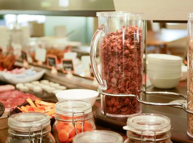 Hotel Western Le Bois De La Marche 3*