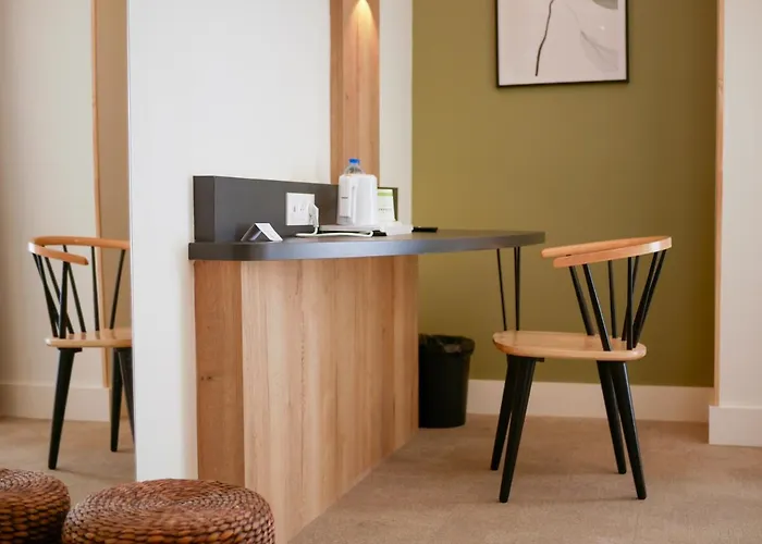 Hotel Western Le Bois De La Marche