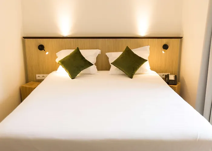 Hotel Western Le Bois De La Marche