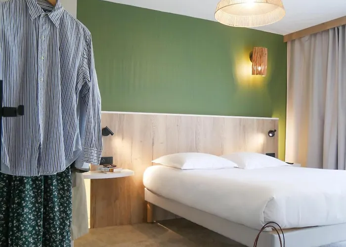 Western Le Bois De La Marche Hotel