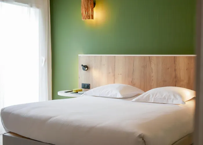 Hotel Western Le Bois De La Marche