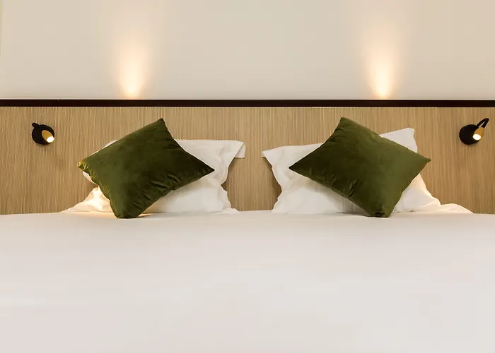 Western Le Bois De La Marche 3*